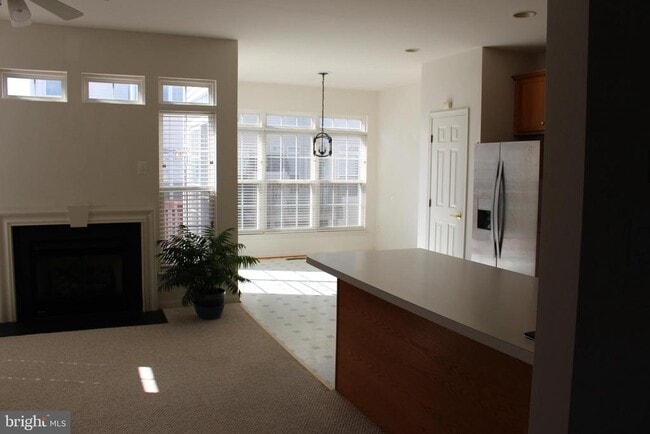 Photo - 7337 Oldham Leeds Way