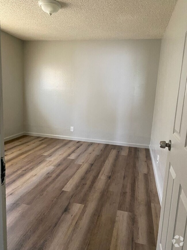 Building Photo - Hedges Ave Unit #A Rental