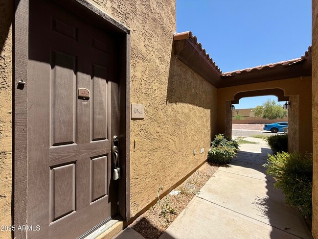 Photo - 1456 E 9th St Casa Adosada