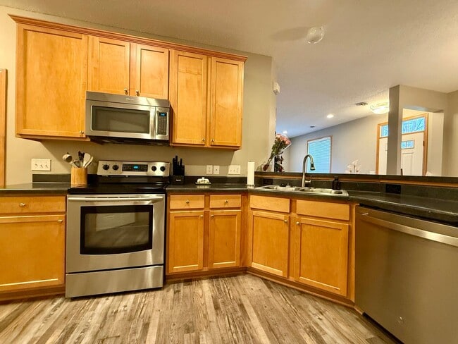 Photo - Great 3BR/2BA End Unit Elk River Townhome Available June!