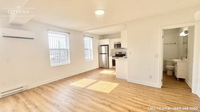 Photo - 1052 Barton St E