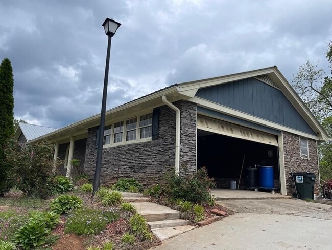 Photo - 2717 Buford Hwy