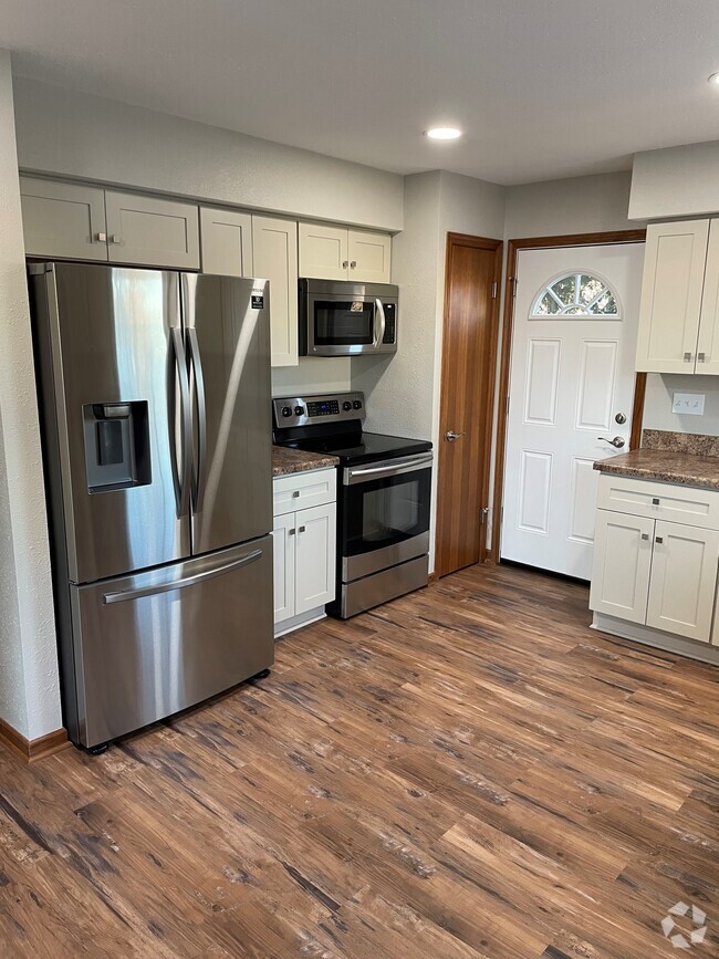 Kitchen - 1358 Josephine St Rental