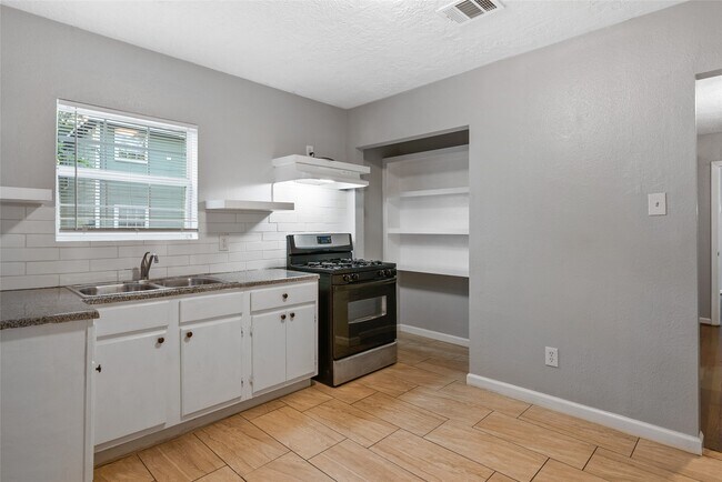 Photo - 3117 Isabella St Unit B