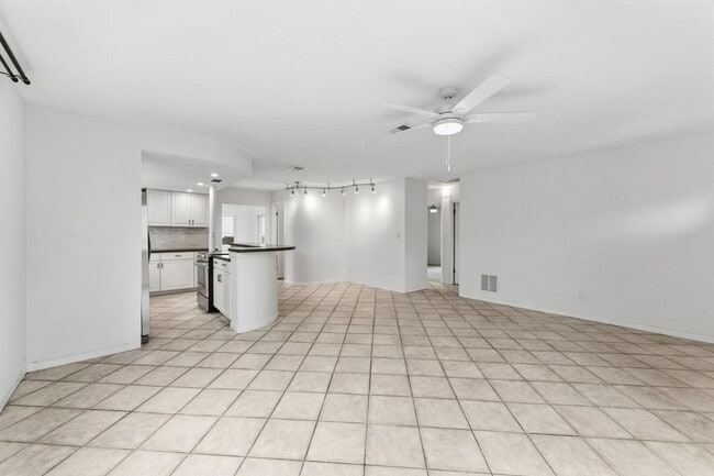 Photo - 766 20th Ave N