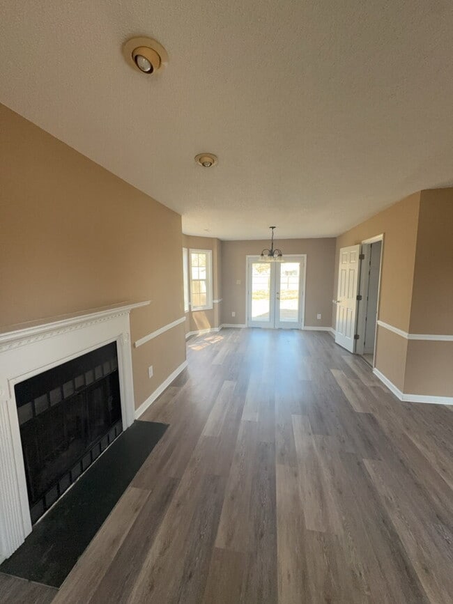 Photo - 105 Palamino Ct