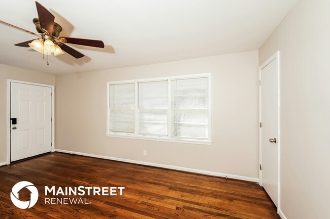 Photo - 2237 5th St NE