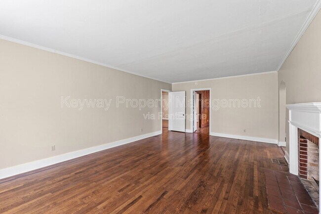 Photo - 2334 Redwood Dr