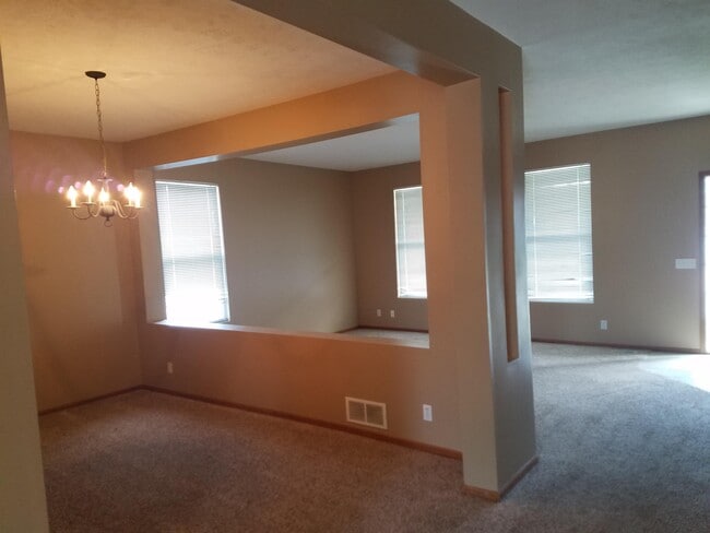 Photo - 15720 Berry St