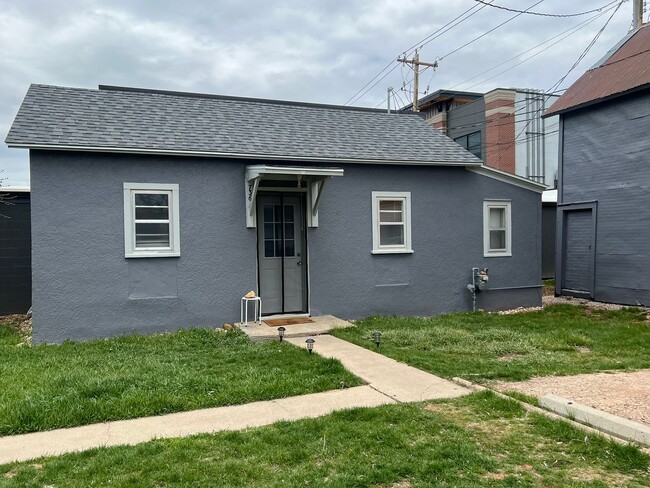 Building Photo - 700 N 5th St Unit 736 5th Street