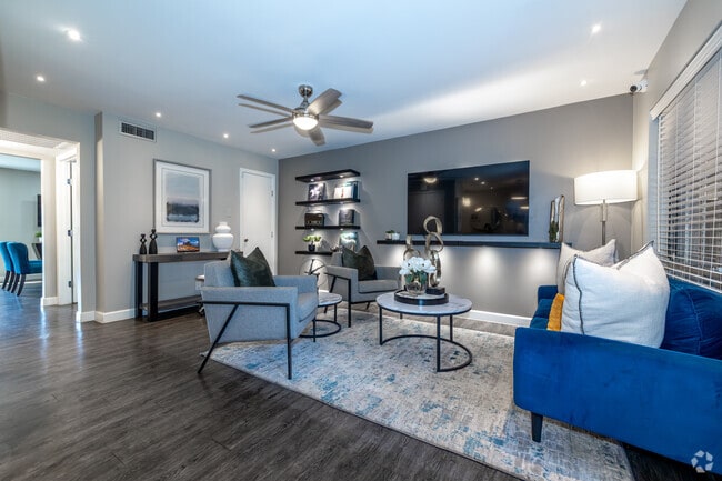 1BR, 1BA - 750SF - Living Area