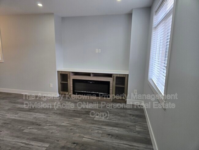 Photo - 834 Cadder Ave