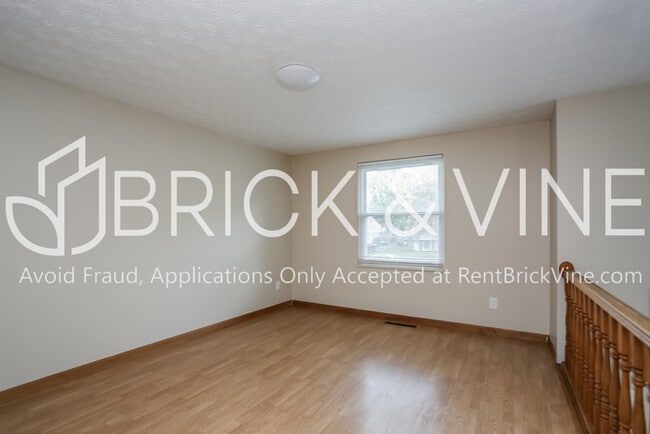 Building Photo - 5056 Ewald Dr Rental