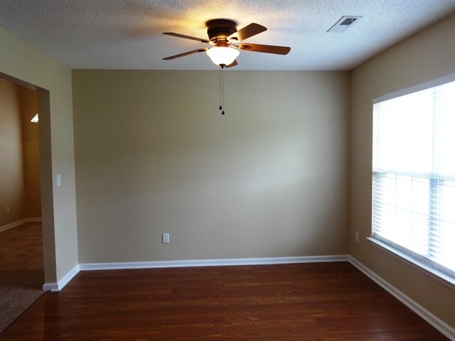 Photo - 5018 Thornton Dr