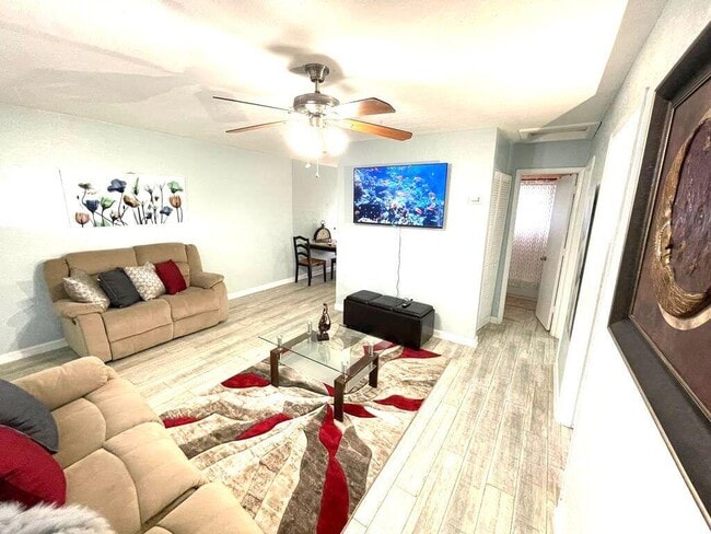 Building Photo - 226 SW 15th Ave Rental