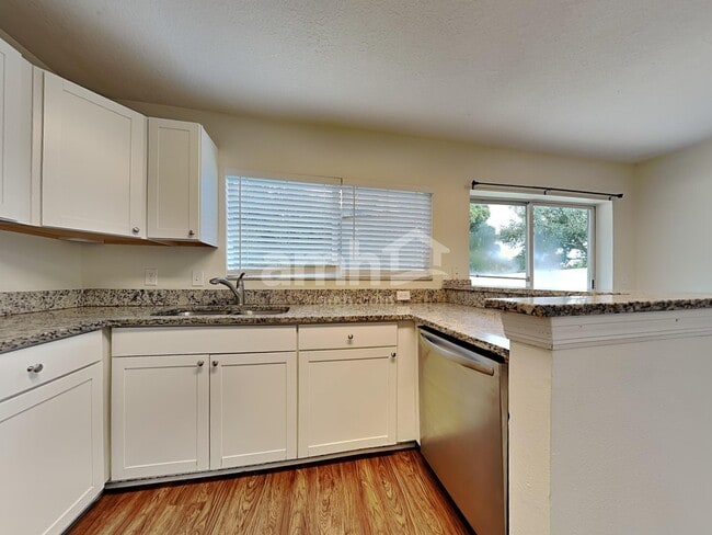 Photo - 10225 Summerview Cir