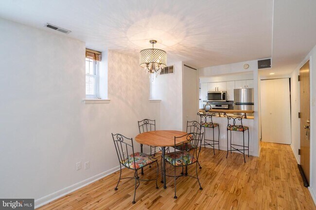 Photo - 1137 Pine St Unit 103