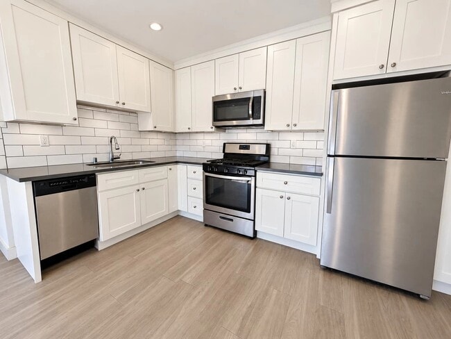 6136 Fulton Ave Unit 5