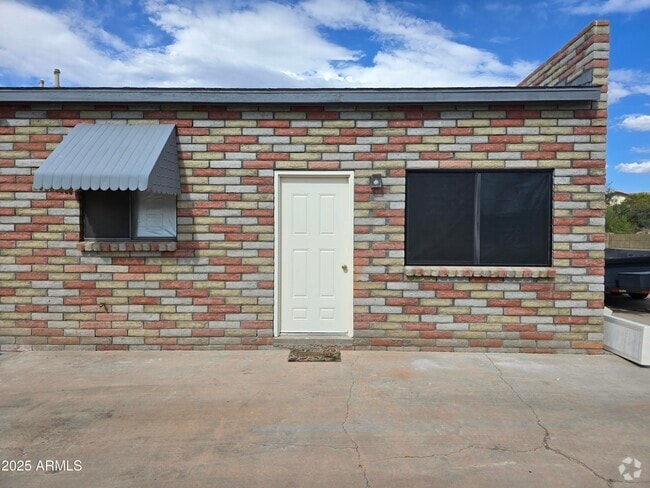 Building Photo - 880 W America St Unit 1 Rental