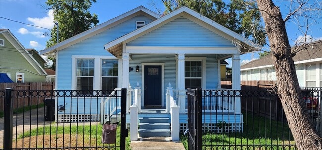 Building Photo - 6722 Avenue F