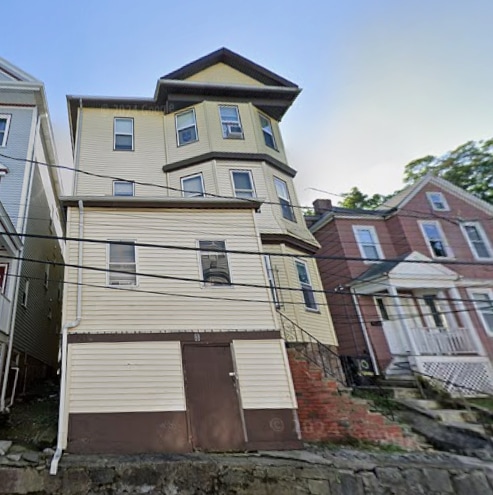 Building Photo - 8 Eldora St Unit 3