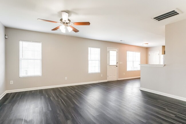 Photo - 1615 Moineau Ln