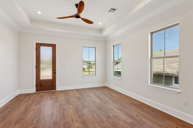 Photo - 606 Whitney Ave.