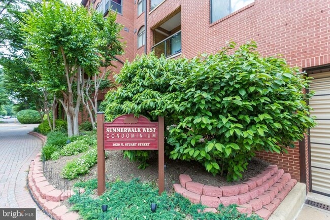 Photo - 1029 N Stuart St Unidad 202