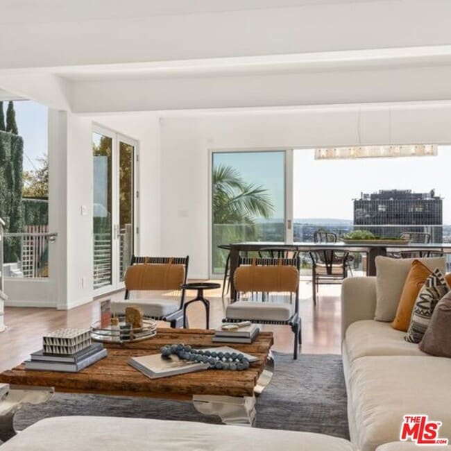 Photo - 8954 St Ives Dr