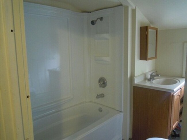 Photo - 822 Westcott St