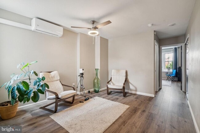 Photo - 655 N 33rd St