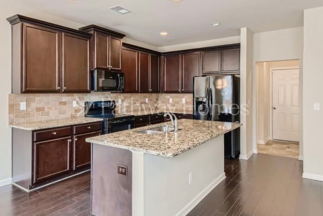 Photo - 1610 Potomac Ct