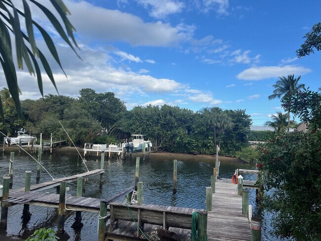 Building Photo - 312 Southwind Dr