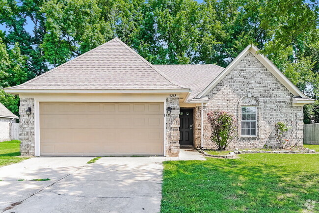 Building Photo - 4258 Ravenwood Dr N Rental
