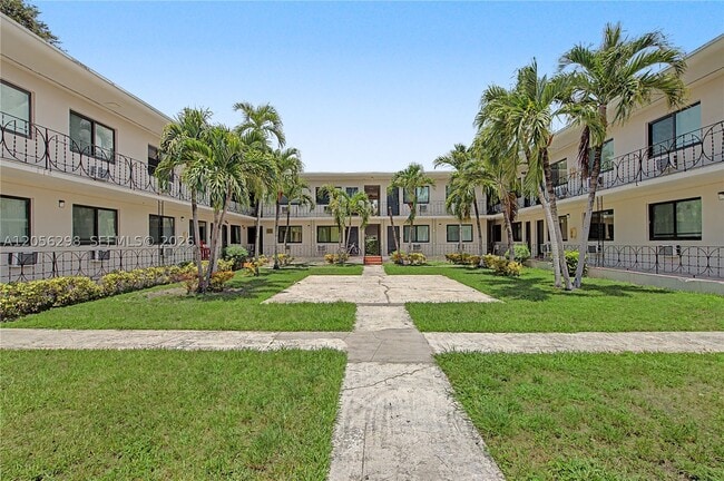 Building Photo - 600 SW 9th St Unit 19