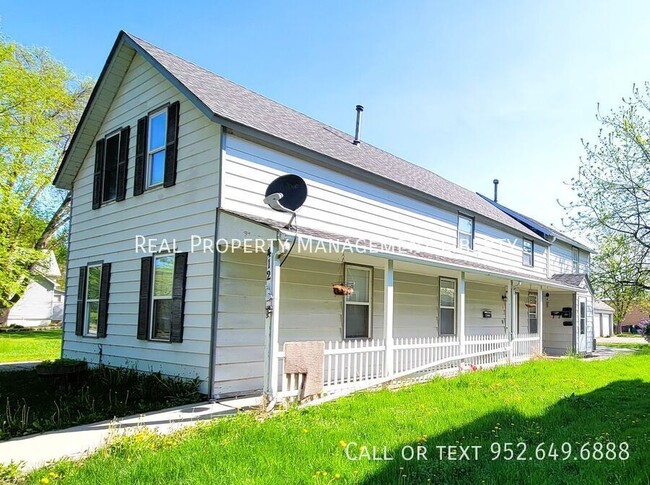 Photo - 412 N Cedar St House