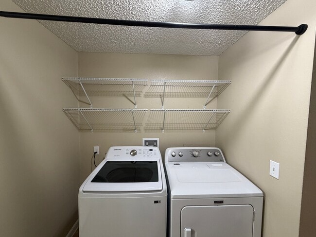 Photo - 6722 S Monroe St Unidad A