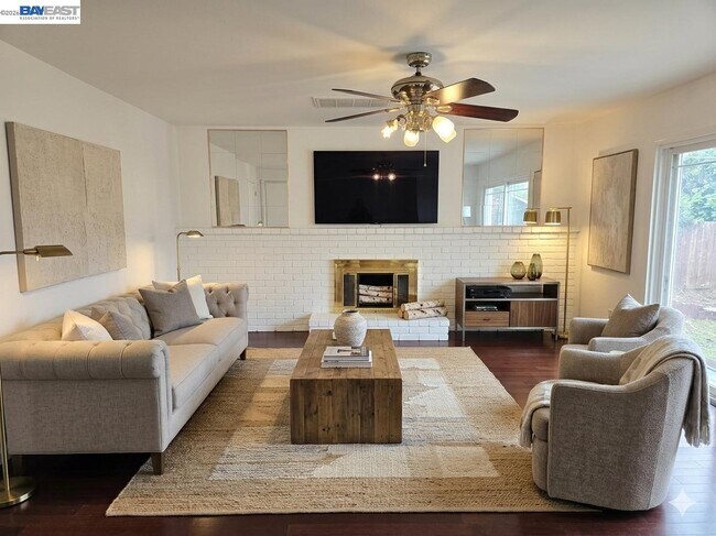 Photo - 34 Kingswood Dr