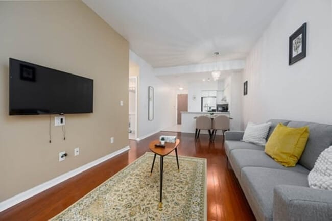 Building Photo - 219 Fort York Blvd Unit SI ID1539925P