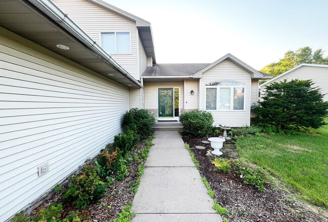 Photo - 19350 Rush Ct NW