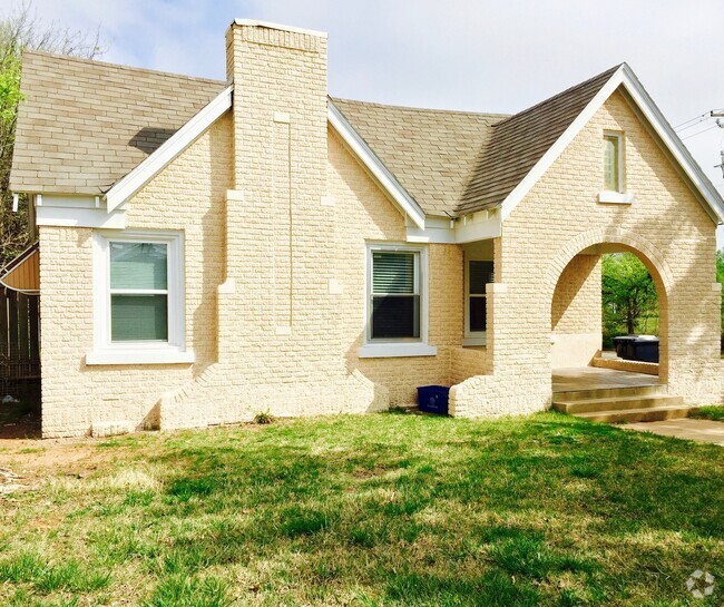 Building Photo - Large 2BD 1BA bungalow in NW OKC!! Rental