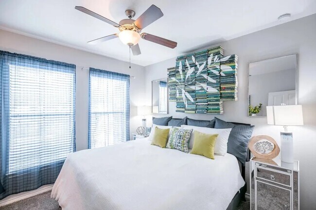 Building Photo - 6710 Babcock Rd Unit 3207