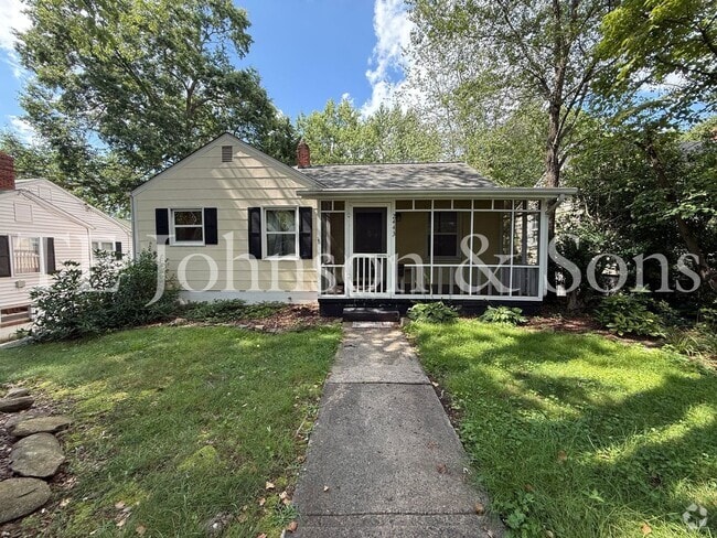 Building Photo - Charming 3-Bedroom Home with Screened Porc...