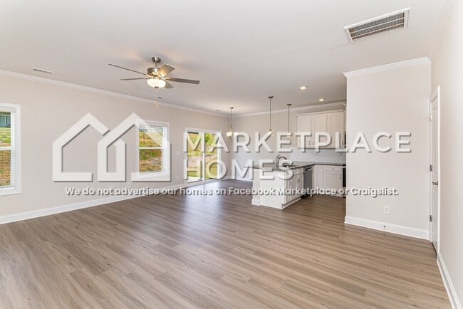 Photo - 124 S Sina St
