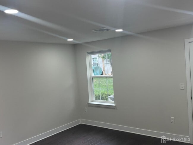 Photo - 504 Keenland Ct