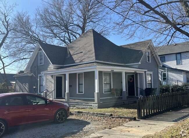 Building Photo - 18 W Thompson Ave Unit 2BR Rental