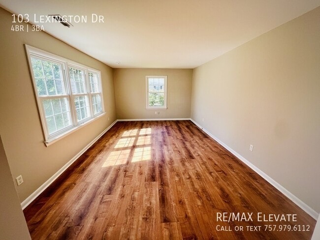 Photo - 103 Lexington Dr