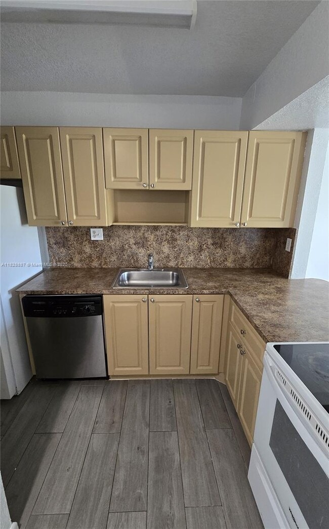 Photo - 11110 SW 196th St Unit 409