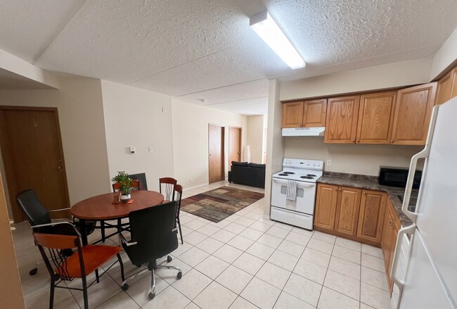 Building Photo - 253-253 Lester St Unit 2