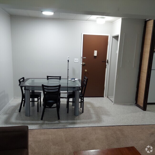 Building Photo - University Plaza Rental